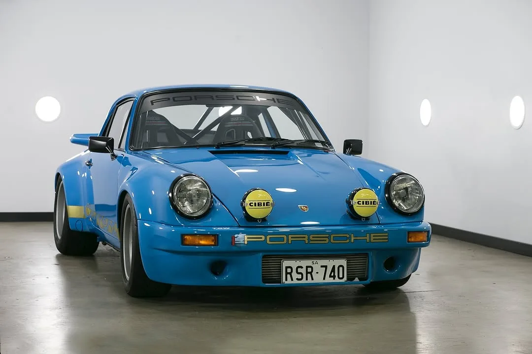 A Mexico blue Porsche 911 SC in the studio